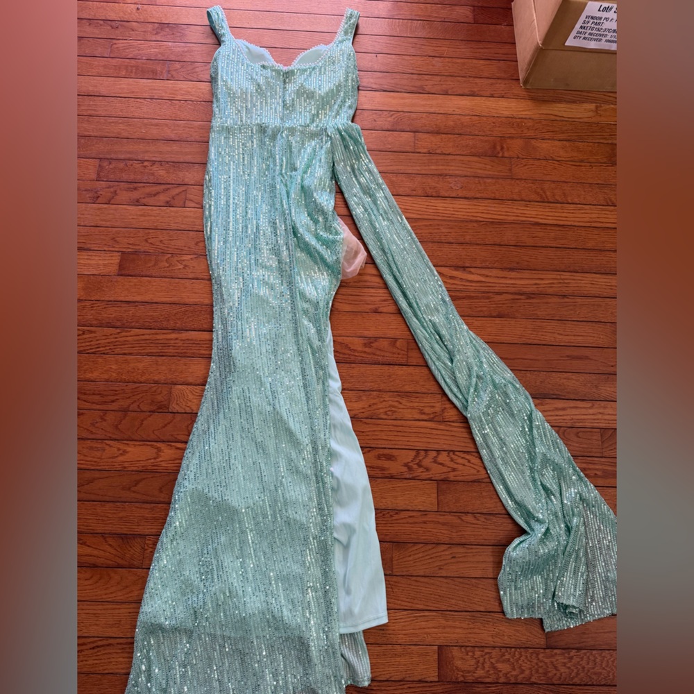Elegant Green Evening Gown